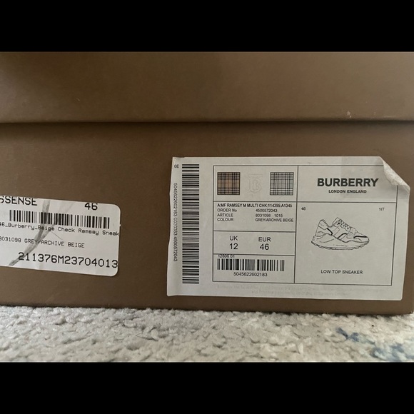 BURBERRY LOW TOP SNEAKERS - Picture 3 of 4